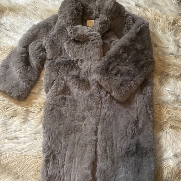 Faux Fur Grey H&M Coat - Picture 2 of 3